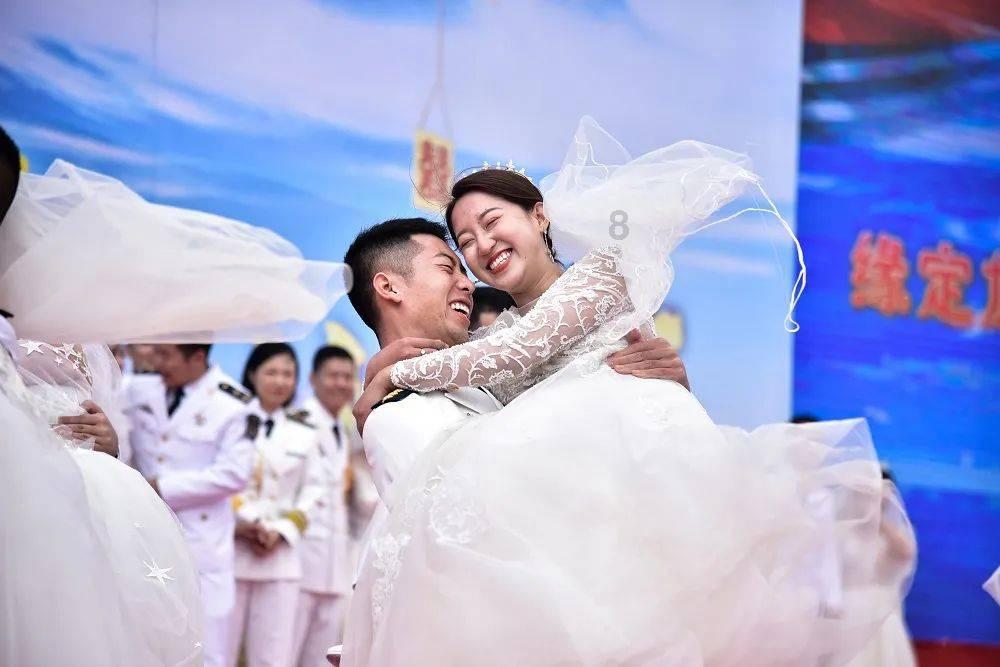 祝早日回归!利物浦官推晒萨拉赫慢跑照片:继续恢复性训练